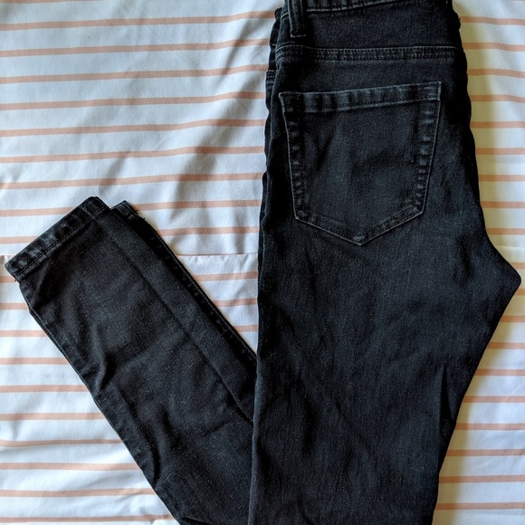Black skinny jeans - Picture 2 of 4
